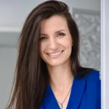 Portrait of Irena Toneva, speaker at PharmaSupply2025