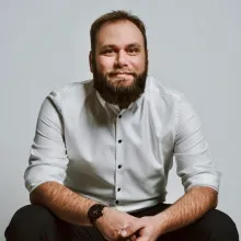 Portrait of Michał Zdunowski, speaker at PharmaSupply2025