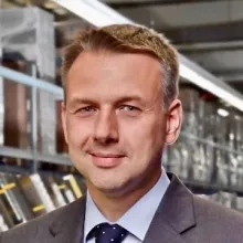 Portrait of Lutz Schuette, speaker at PharmaSupply2025
